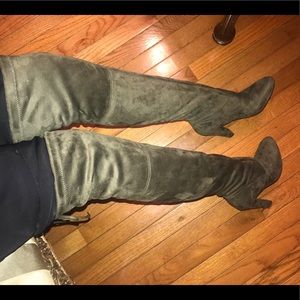 Steve Madden Gorgeous in olive size 7.5